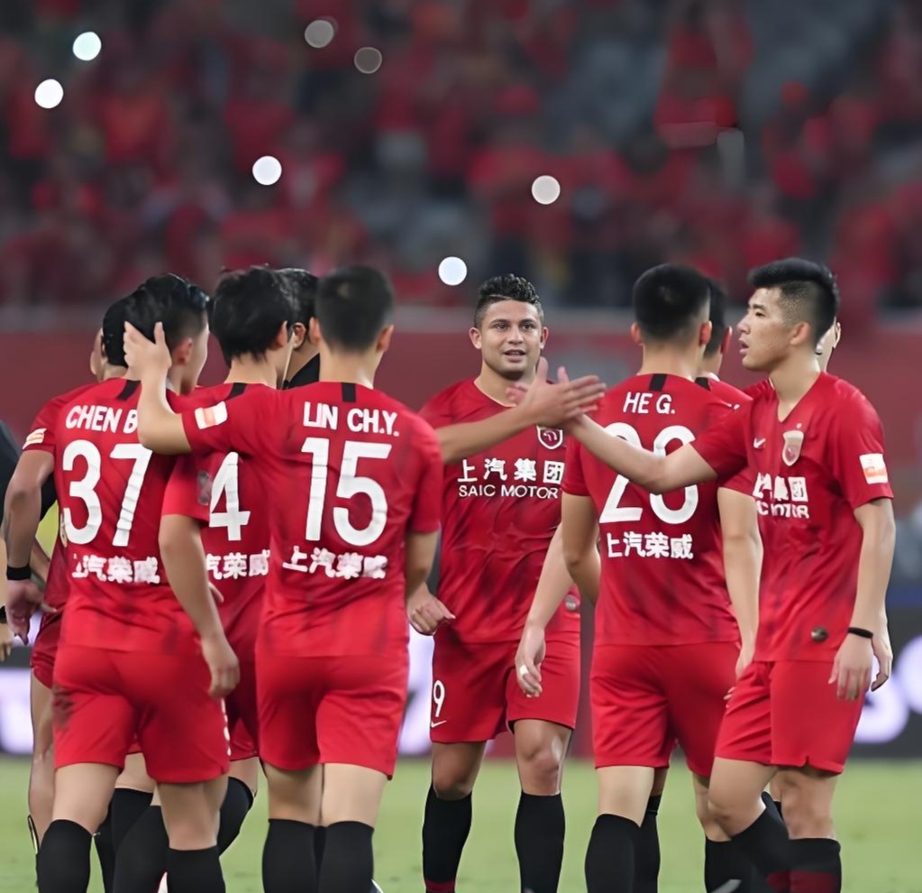 里程碑夜山东泰山刷新队史纪录，欧联今夜刷纪录，赛场秩序良好，球队文化再被提及的简单介绍